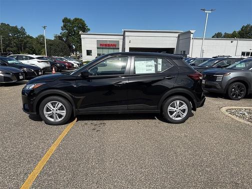 2025 Nissan Kicks S