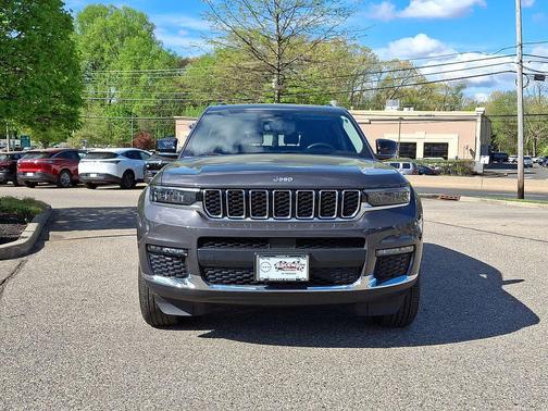 Baltic Gray Metallic Clearcoat 2023 Jeep Grand Cherokee L Limited