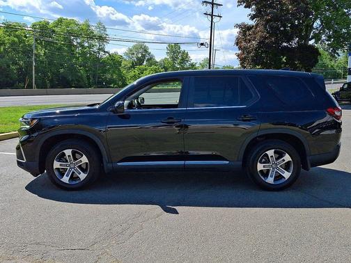 Black 2023 Honda Pilot AWD EX-L 8 Passenger