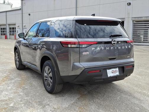 2025 Nissan Pathfinder S