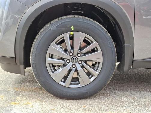 2025 Nissan Pathfinder S