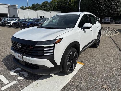 2025 Nissan Kicks SR