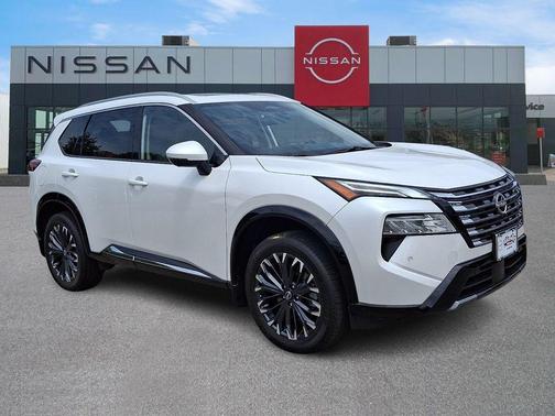 Everest White Pearl 2025 Nissan Rogue Platinum