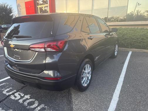 2022 Chevrolet Equinox LS