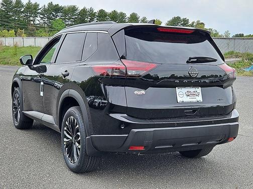 Super Black 2026 Nissan Rogue Dark Armor