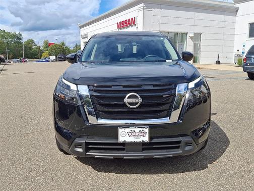 2024 Nissan Pathfinder S 4WD