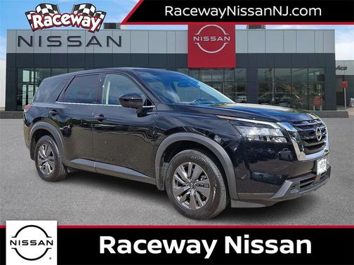 2024 Nissan Pathfinder S 4WD