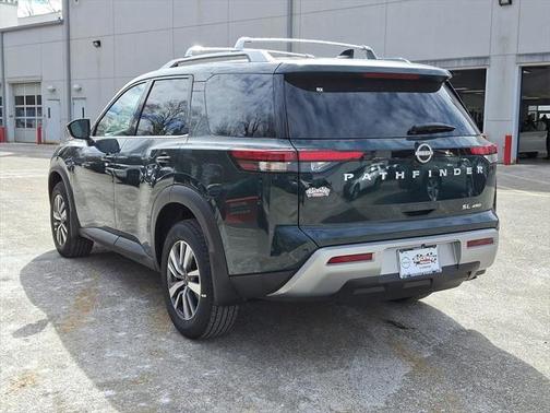 2025 Nissan Pathfinder SL 4WD