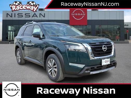 2025 Nissan Pathfinder SL 4WD