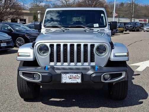 Silver Zynith Clearcoat 2023 Jeep Wrangler 4xe Sahara