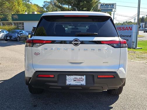 2024 Nissan Pathfinder S 4WD