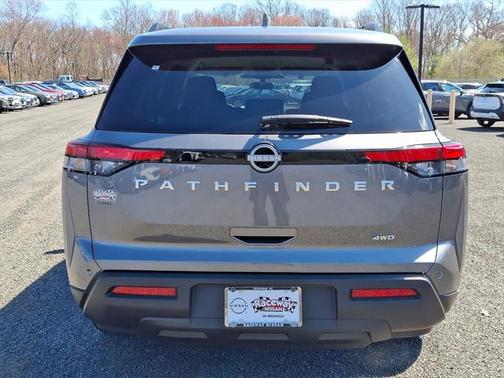 2025 Nissan Pathfinder SV 4WD