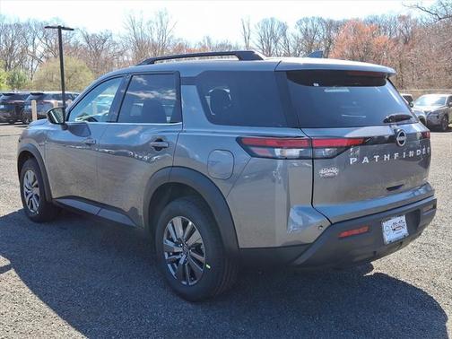 2025 Nissan Pathfinder SV 4WD