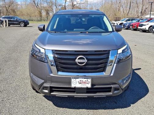 2025 Nissan Pathfinder SV 4WD