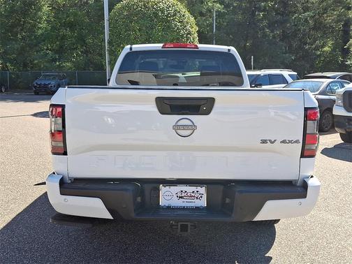2024 Nissan Frontier SV