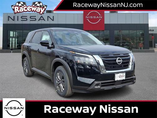 2025 Nissan Pathfinder S