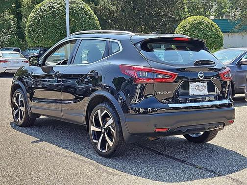 2022 Nissan Rogue Sport SL