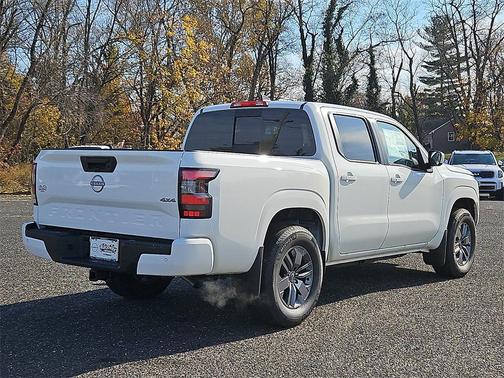 2025 Nissan Frontier SV
