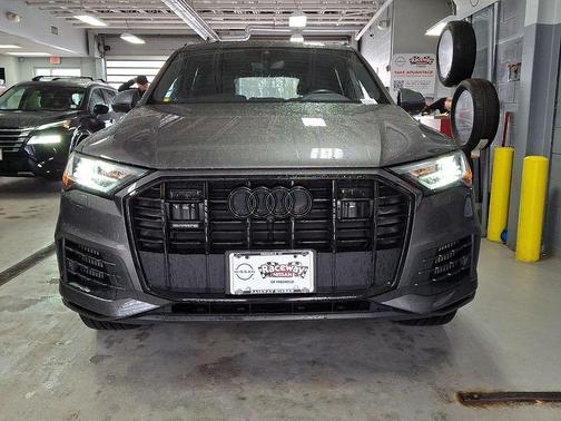 2021 Audi Q7 55 Premium Plus