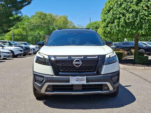 Pearl White Tricoat/Super Black 2024 Nissan Pathfinder Rock Creek 4WD