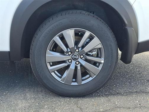 2025 Nissan Pathfinder SV 4WD