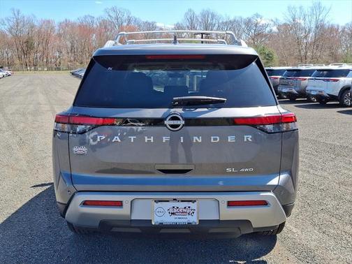2025 Nissan Pathfinder SL 4WD