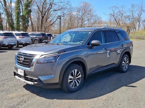 2025 Nissan Pathfinder SL 4WD