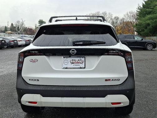 2026 Nissan Kicks SR