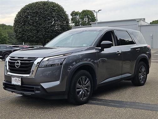 2023 Nissan Pathfinder S 4WD
