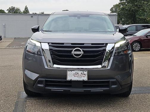 2023 Nissan Pathfinder S 4WD