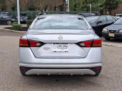 2022 Nissan Altima S FWD