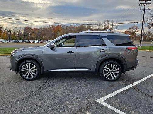 2025 Nissan Pathfinder Platinum 4WD