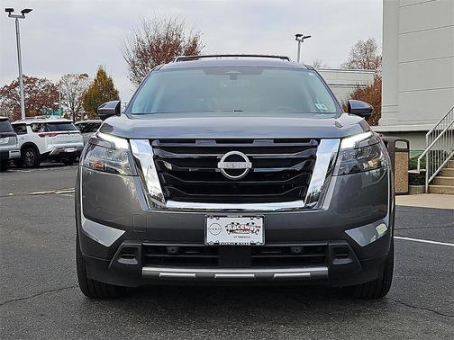 2025 Nissan Pathfinder Platinum 4WD