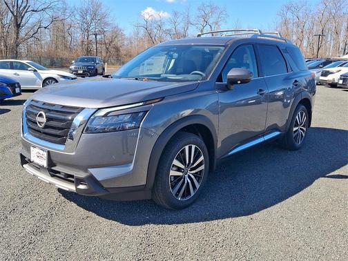 2025 Nissan Pathfinder Platinum 4WD