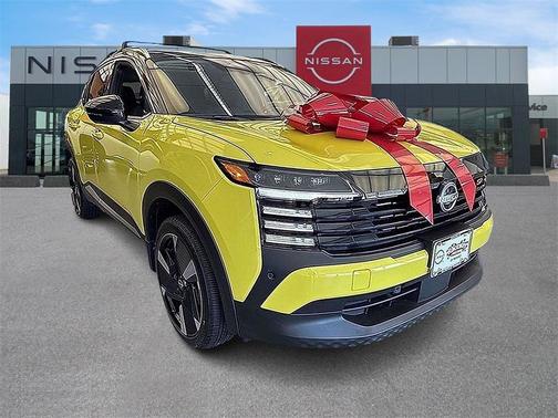 2025 Nissan Kicks SR