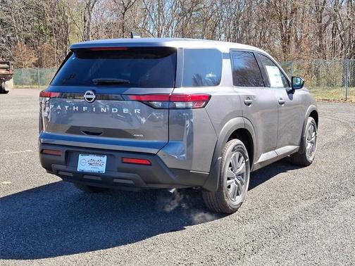 2025 Nissan Pathfinder S