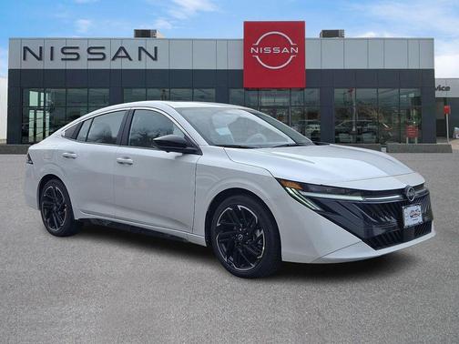 Aspen White Tricoat 2026 Nissan Sentra SR