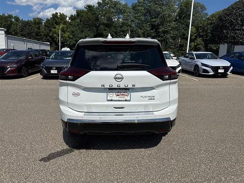 2025 Nissan Rogue Platinum