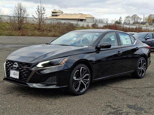 2025 Nissan Altima SR FWD