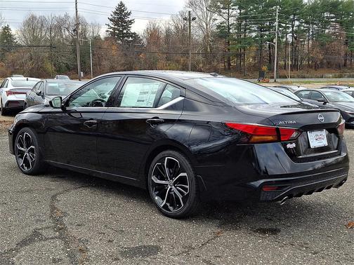 2025 Nissan Altima SR FWD