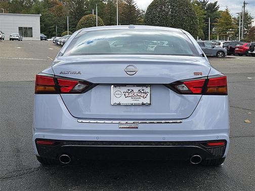 2023 Nissan Altima SR FWD