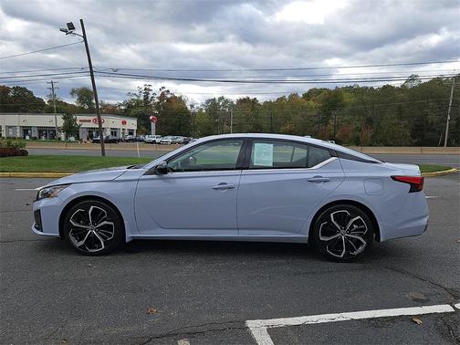2023 Nissan Altima SR FWD