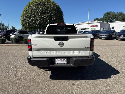 2025 Nissan Frontier S