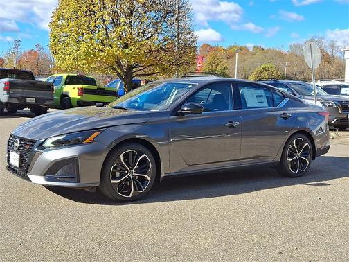 2025 Nissan Altima SR FWD