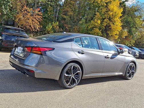 2025 Nissan Altima SR FWD