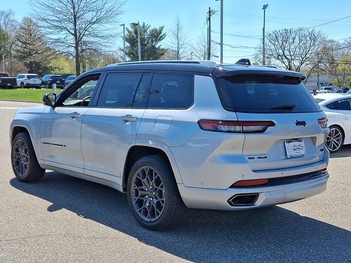 Silver Zynith 2023 Jeep Grand Cherokee L Summit Reserve