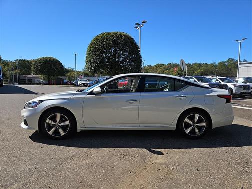 2020 Nissan Altima 2.5 SV