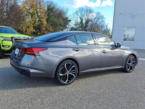 2025 Nissan Altima SR FWD