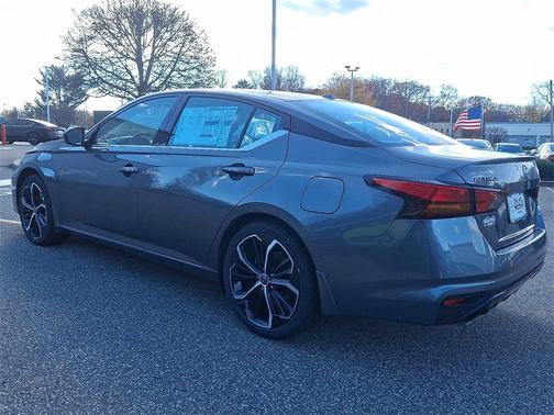 2025 Nissan Altima SR FWD