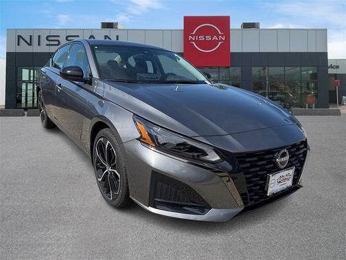 2025 Nissan Altima SR FWD
